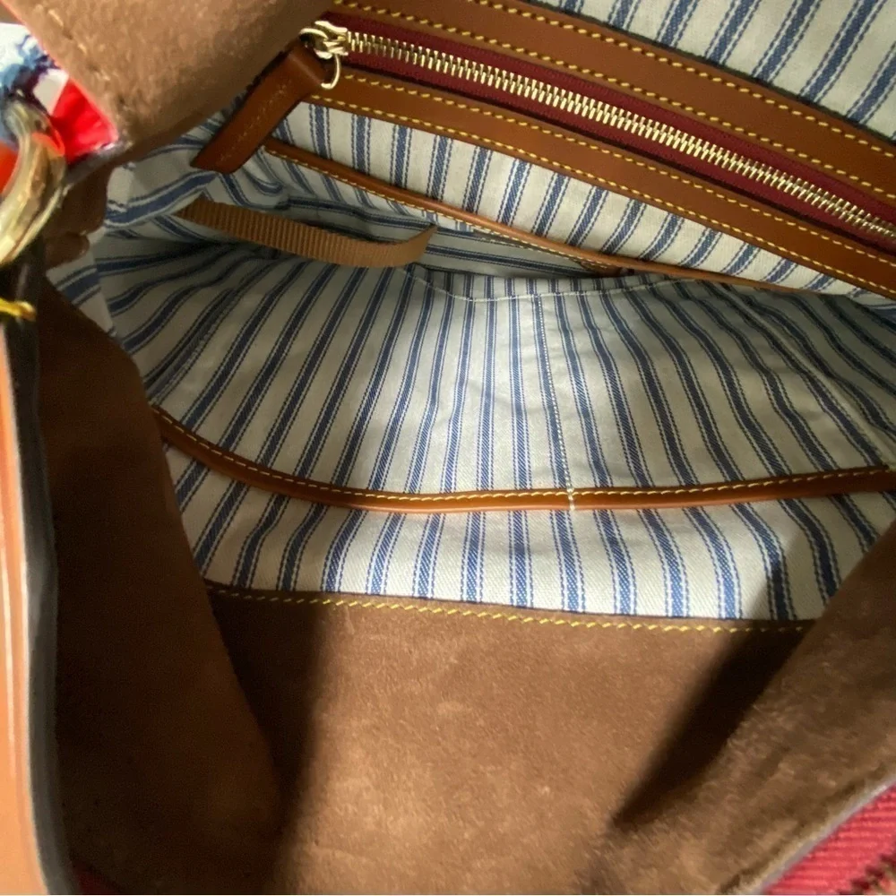 ⚡️ BNWT Dooney & Bourke Wayfarer Sac in Red With Leather Trim⚡️